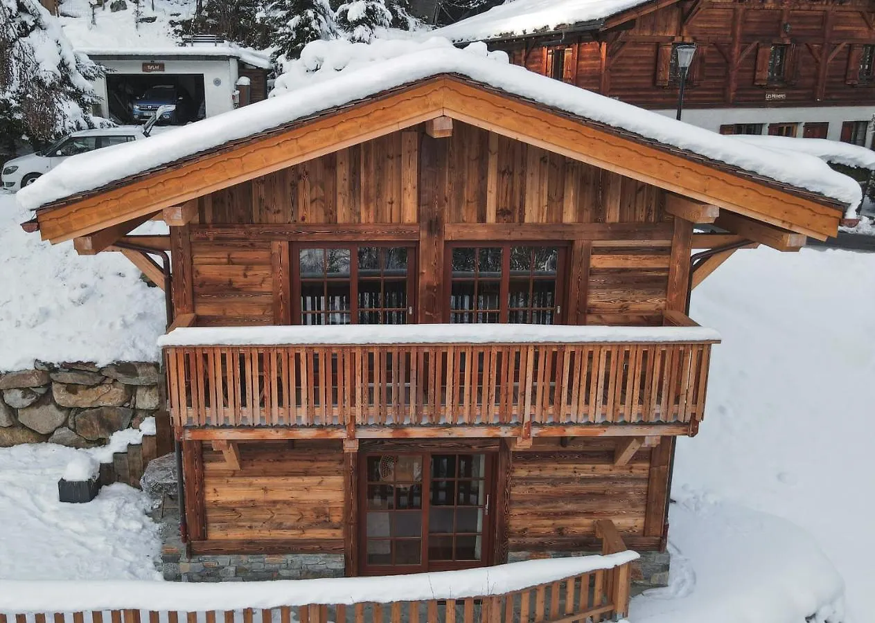 Chalet 3 Etoiles Pour 4 Pers Avec Vue Imprenable Sur La Vallee De Chamonix Les Houches