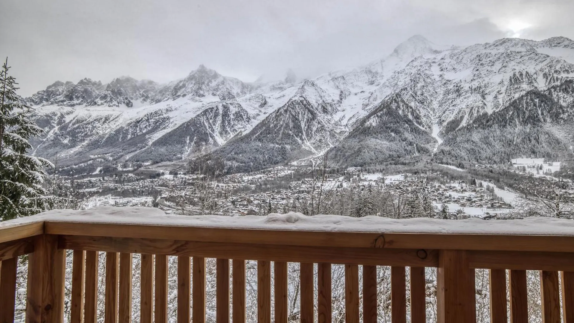 Chalet 3 Etoiles Pour 4 Pers Avec Vue Imprenable Sur La Vallee De Chamonix Les Houches