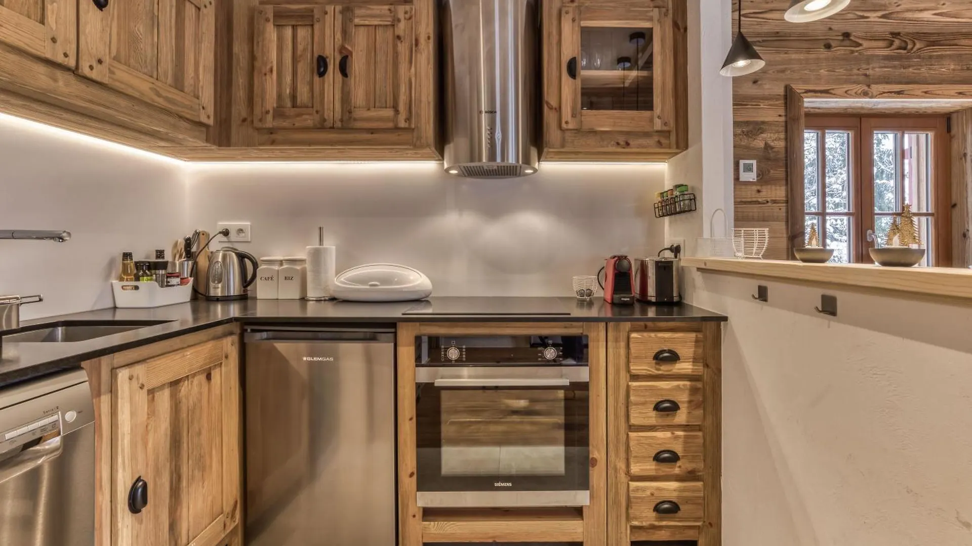 Chalet 3 Etoiles Pour 4 Pers Avec Vue Imprenable Sur La Vallee De Chamonix Les Houches France